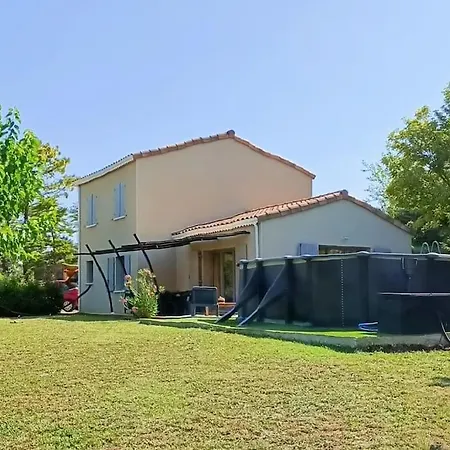 Maison Moderne Avec Piscine. Hébergement de vacances *